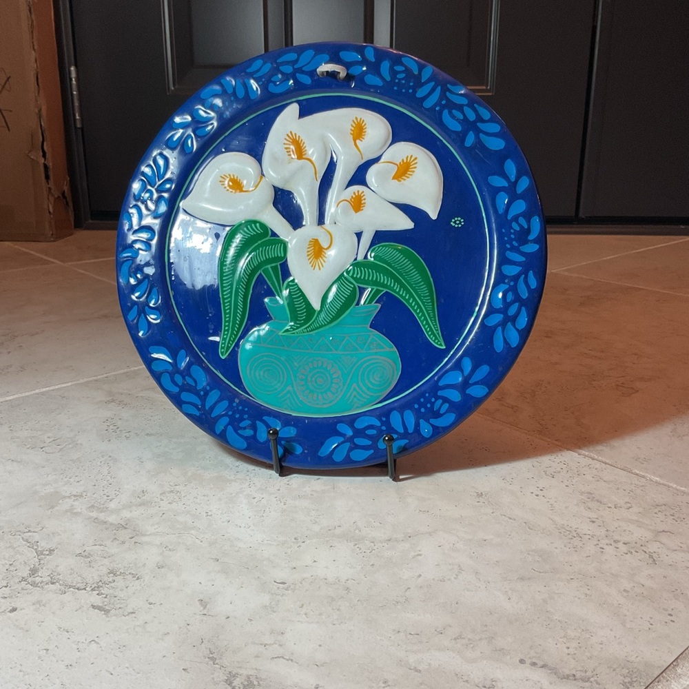 Wall hanging Decorative plate, hand painted calla lily design on blueTerra cotta